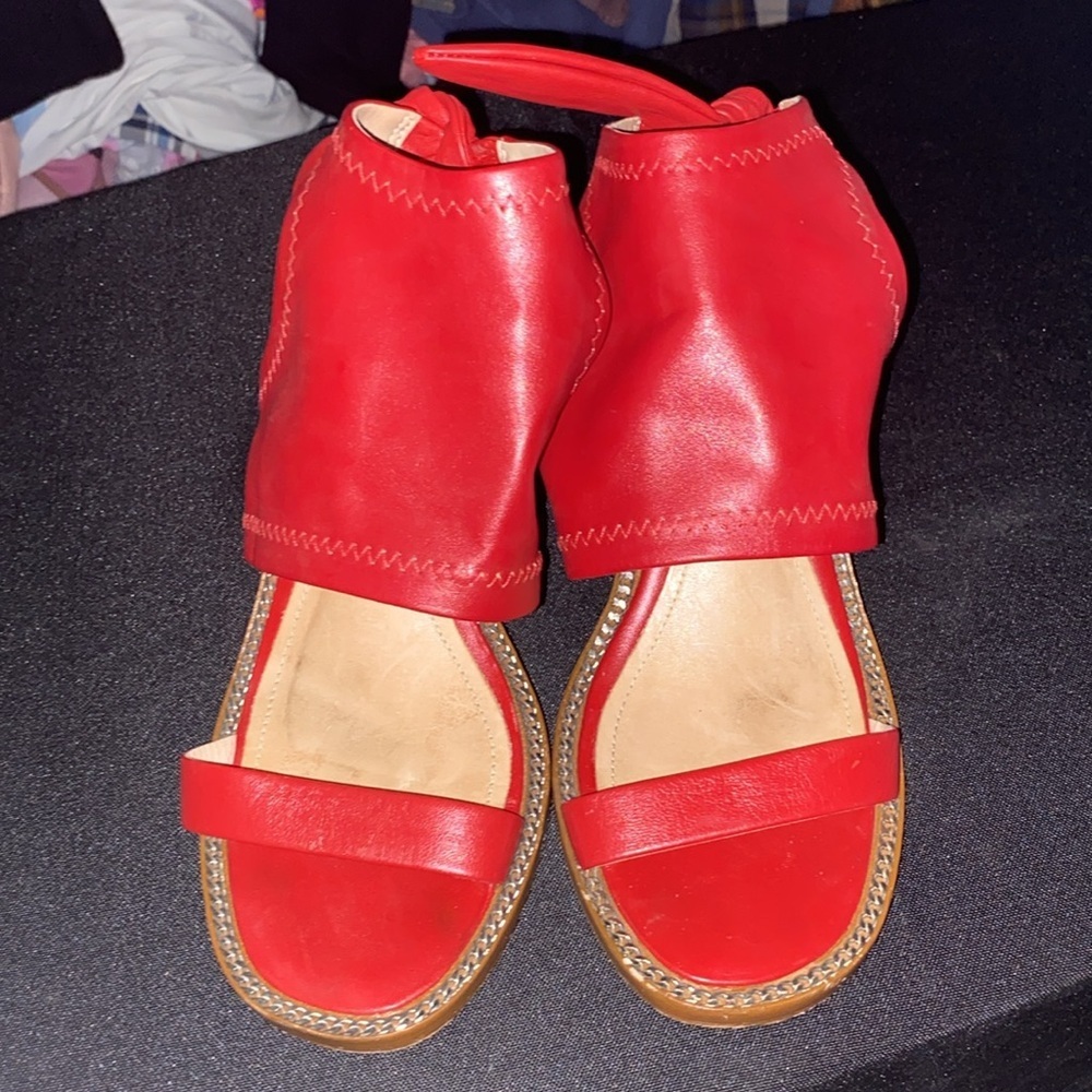 SCHUTZ WO SIZE 8/8.5(EU39) RED LEATHER STRAP SANDAL ANKLE TOE STRAP CHAIN ACCENT - Picture 9 of 14
